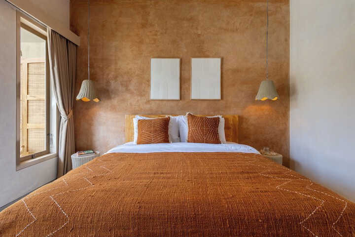 Room 3 of 16