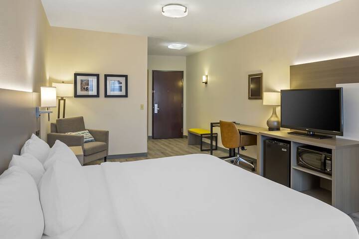 1 King Bed (7 of 23)