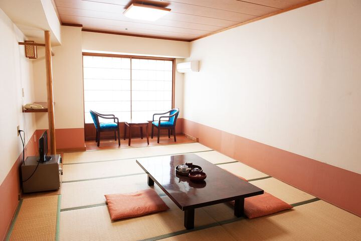 Room 6 of 40