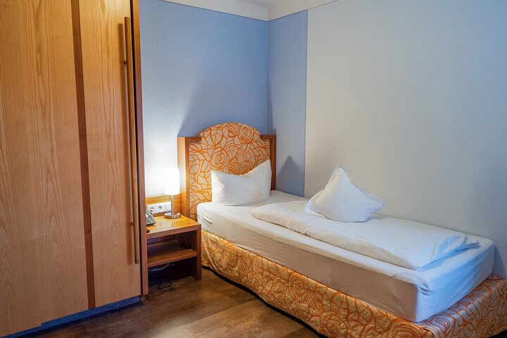 Room 10 of 58