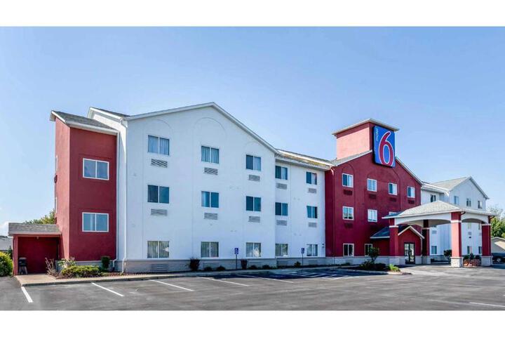 Studio 6 Indianapolis IN - Southport in Indianapolis, IN