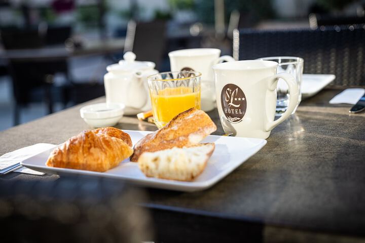 Breakfast/Coffee Service 64 of 93