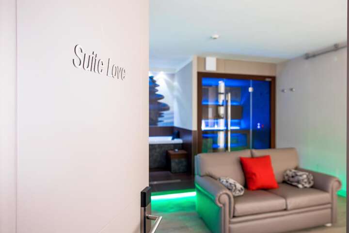 Room 43 of 124