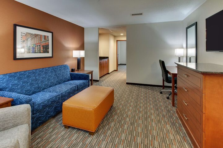 Room 8 of 68