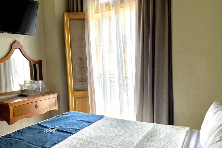 Room 35 of 81