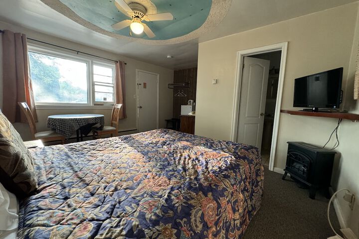 Room 2 of 30
