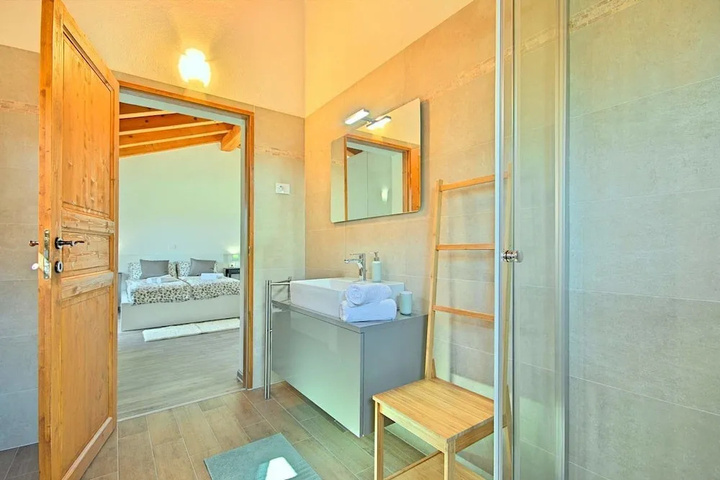 Room 2 of 22