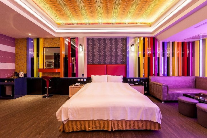 Room 52 of 216