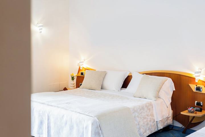 Room 14 of 22
