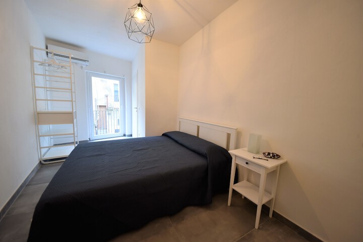Room 8 of 16