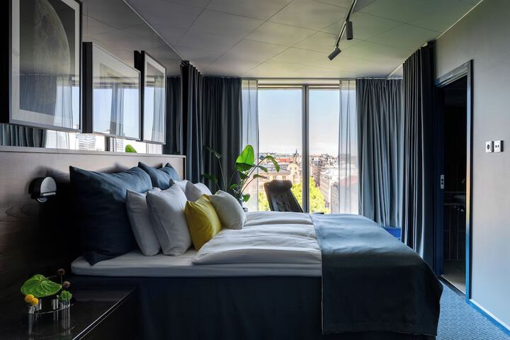 Room 63 of 119