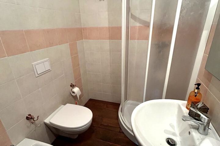 Room 44 of 74