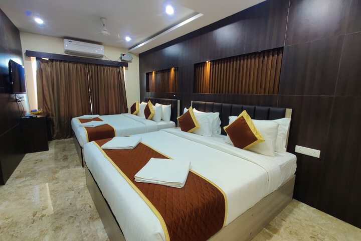 Room 15 of 28