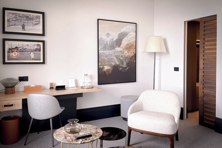 Room 28 of 114