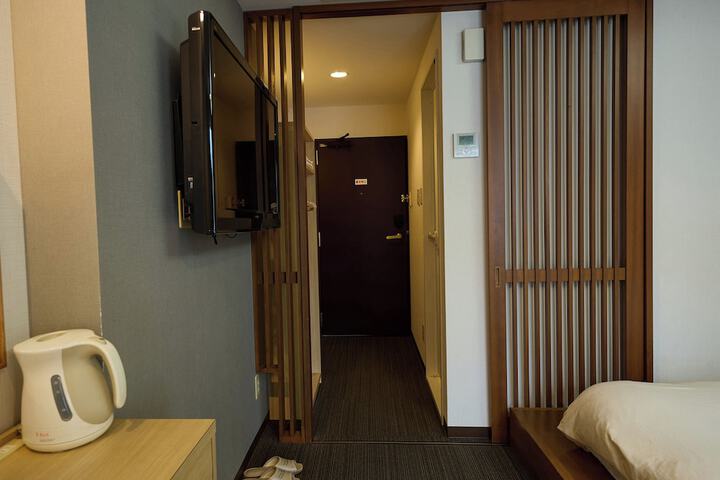 Room 25 of 152