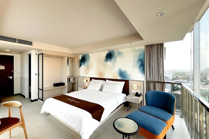 Room 21 of 52