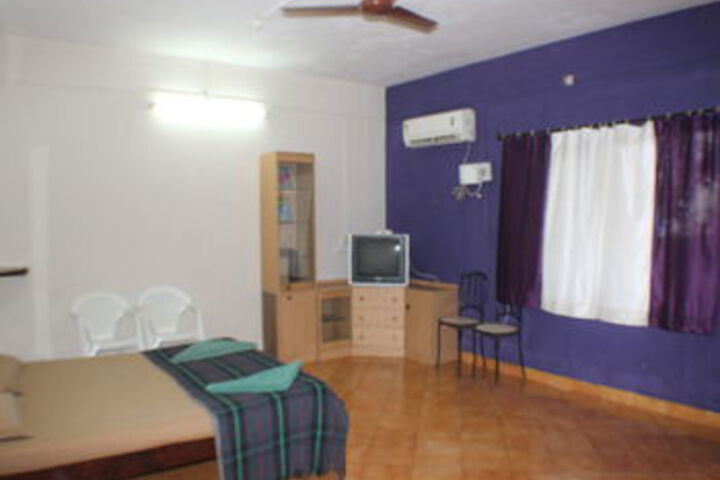 OYO 6744 StayOut Sunny Holiday Homes