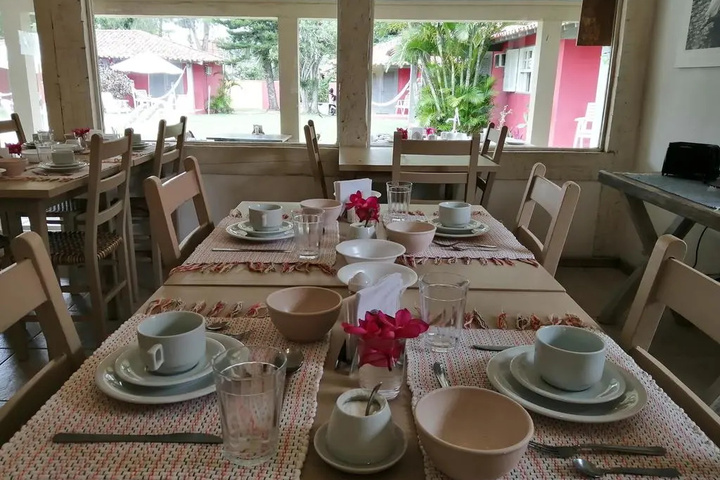 Dining 8 of 10