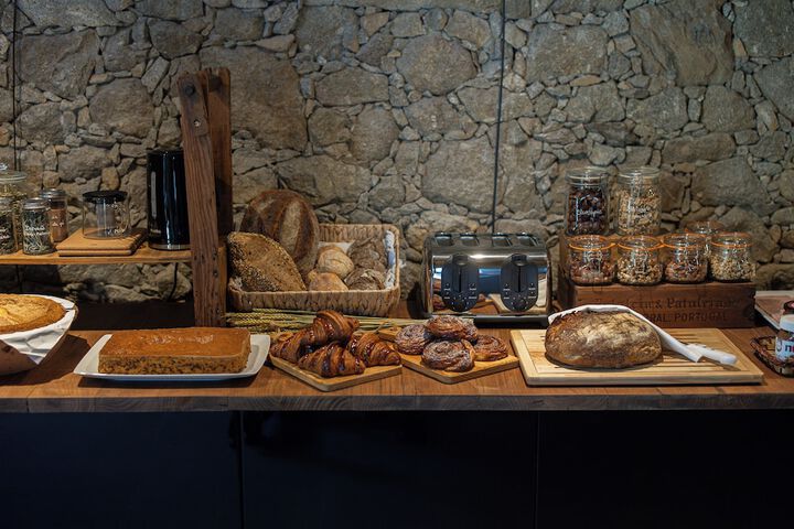 Breakfast/Coffee Service 98 of 100