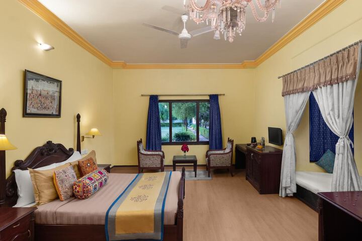 Room 28 of 65