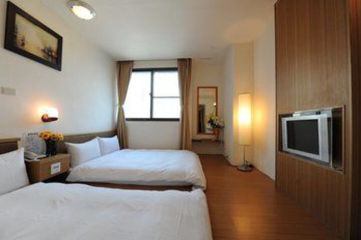 Room 33 of 42