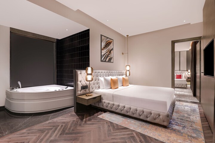 Room 18 of 85