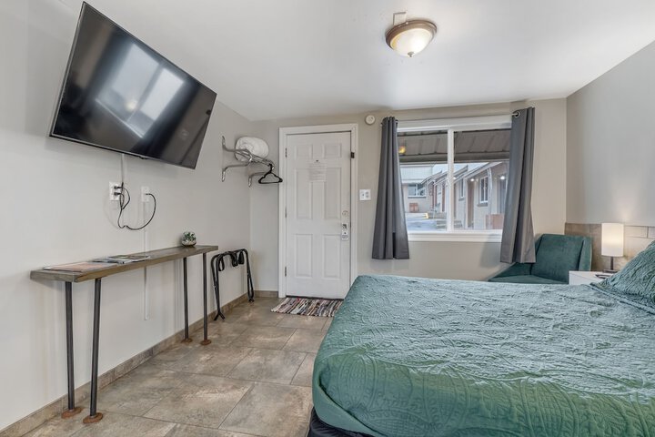 Room 19 of 61