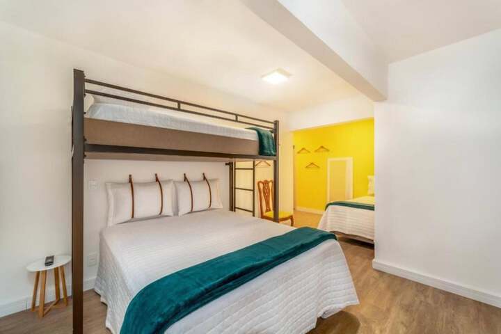 Room 16 of 65