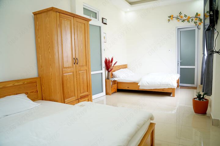 Room 2 of 31