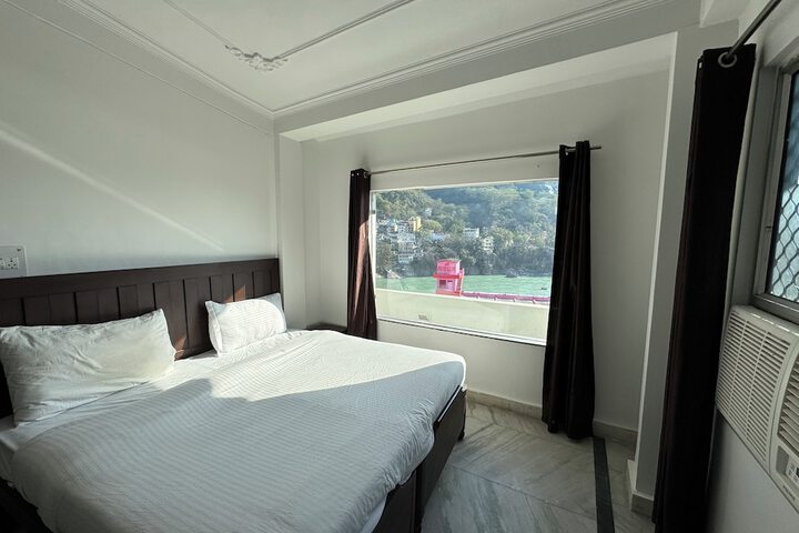 Room 32 of 72