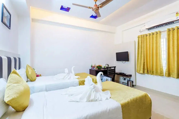 Room 2 of 18
