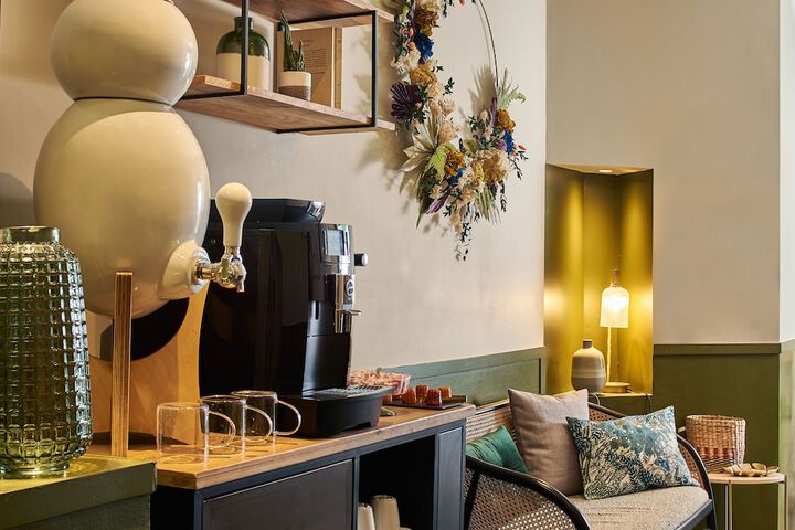 Guest Lobby