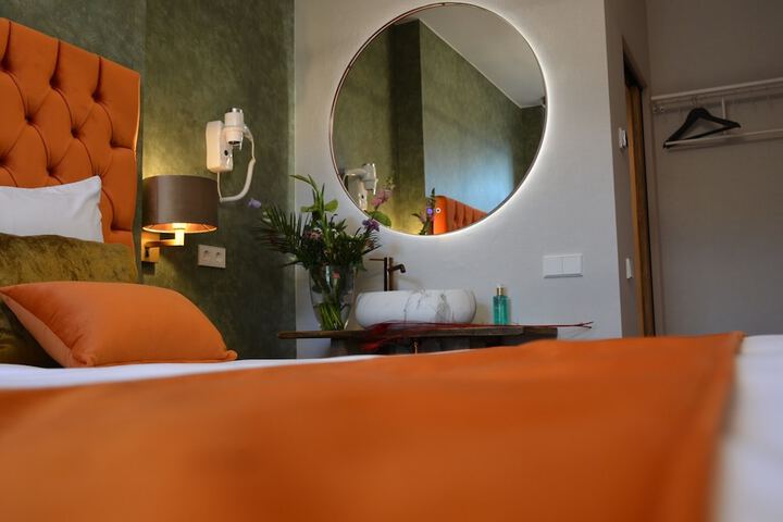 Room 22 of 83
