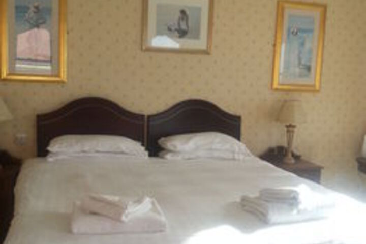 Room 13 of 35