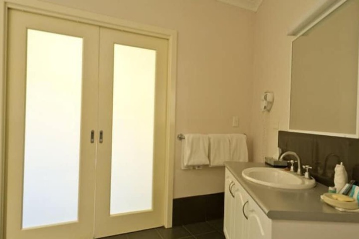 Room 13 of 19