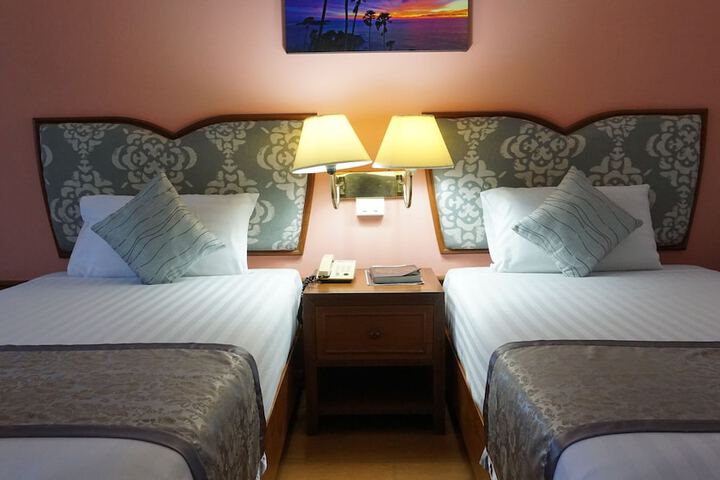 Room 9 of 44
