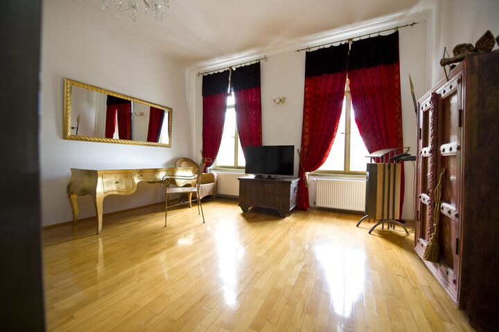 Room 30 of 50