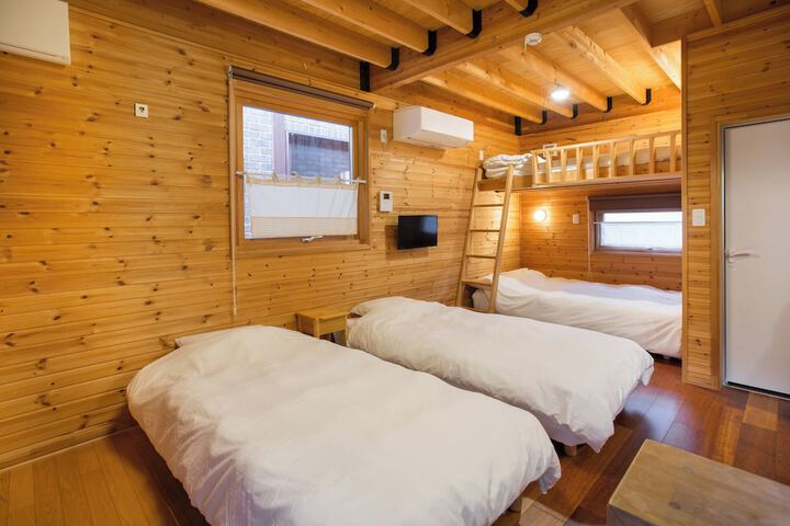 Room 10 of 29