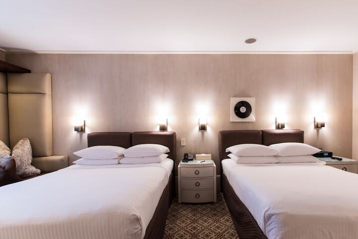 Luxury Double Bed (6 of 8)