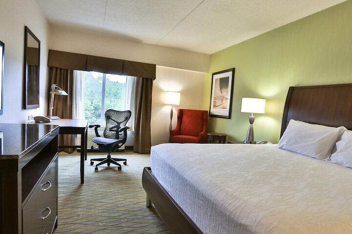 Room 14 of 76