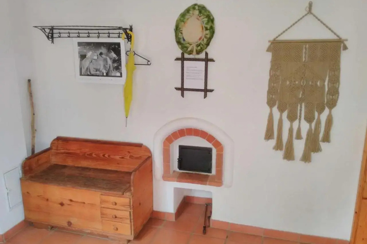 Room 2 of 14