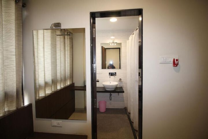 Room 19 of 32