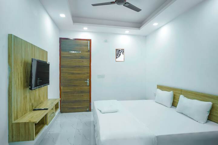 Room 17 of 27