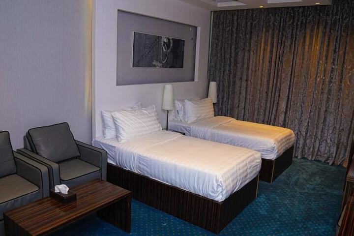 Room 16 of 34