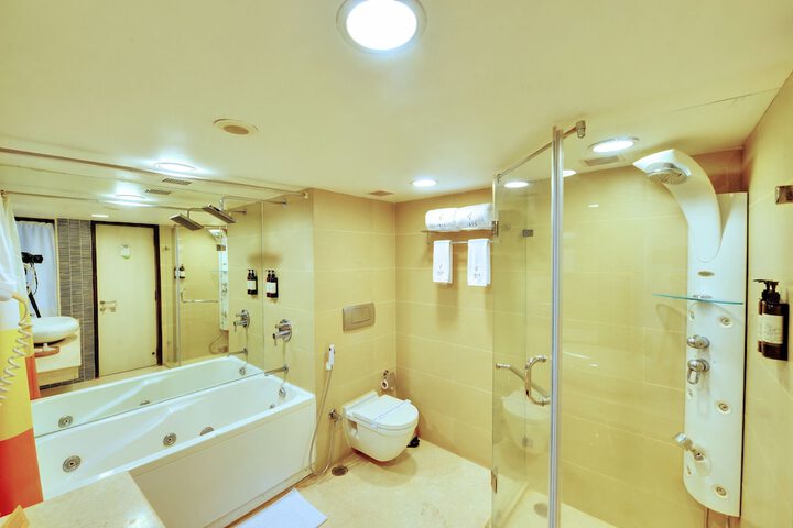 Room 20 of 42