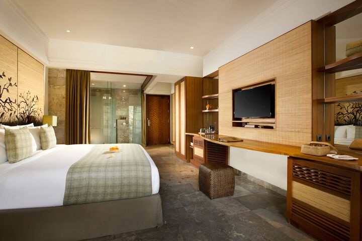 Room 6 of 74