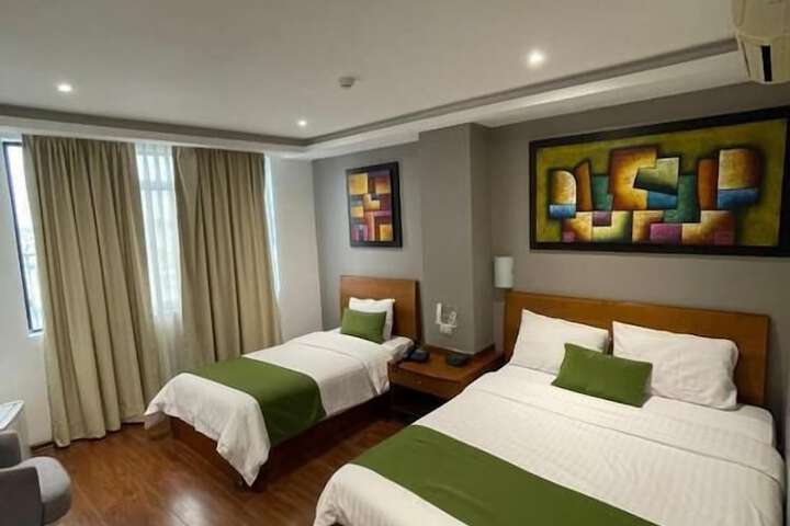 Room 10 of 13