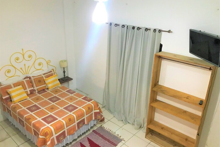 Room 9 of 102