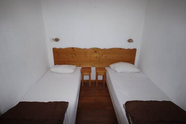 Room 16 of 52
