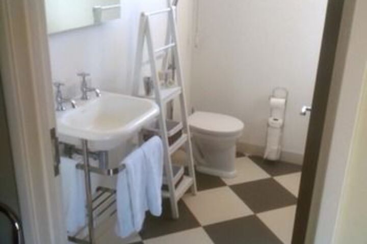 Room 7 of 61